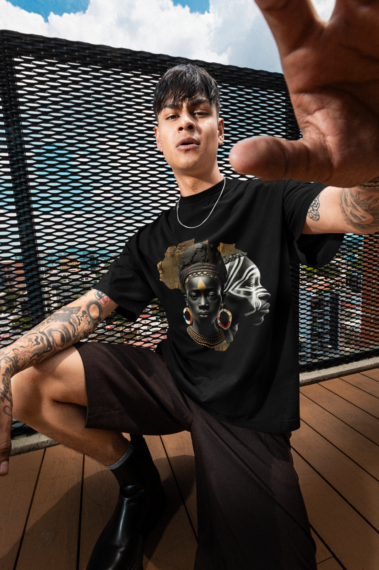 GOODLUCK Oversized T-Shirt – Motherland Edition (Black)